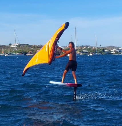 Wingfoil and Wakefoil lessons by Foilsports Curacao